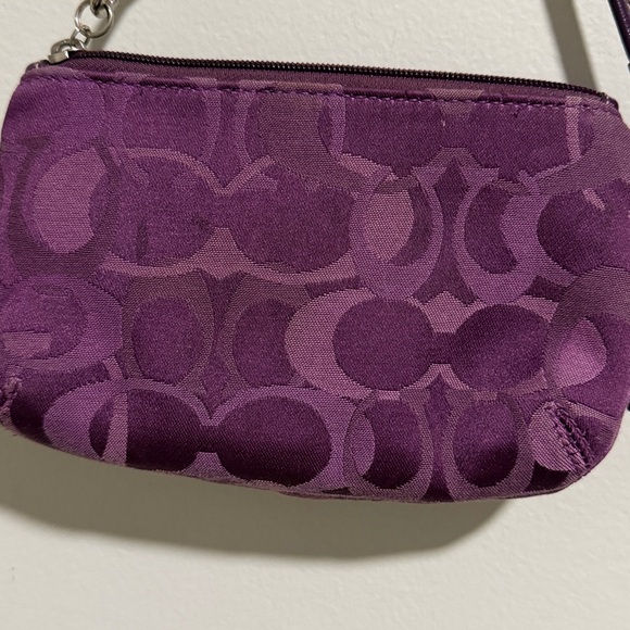 Vintage COACH Optic wristlet - Picture 6 of 6